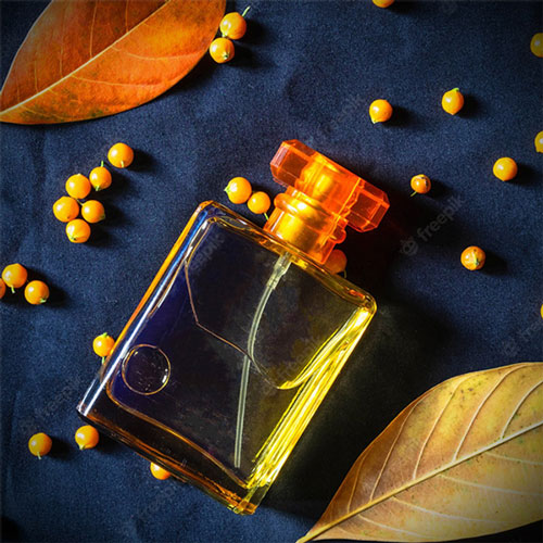 بهترین عطرهای زنانه مناسب فصل پاییز