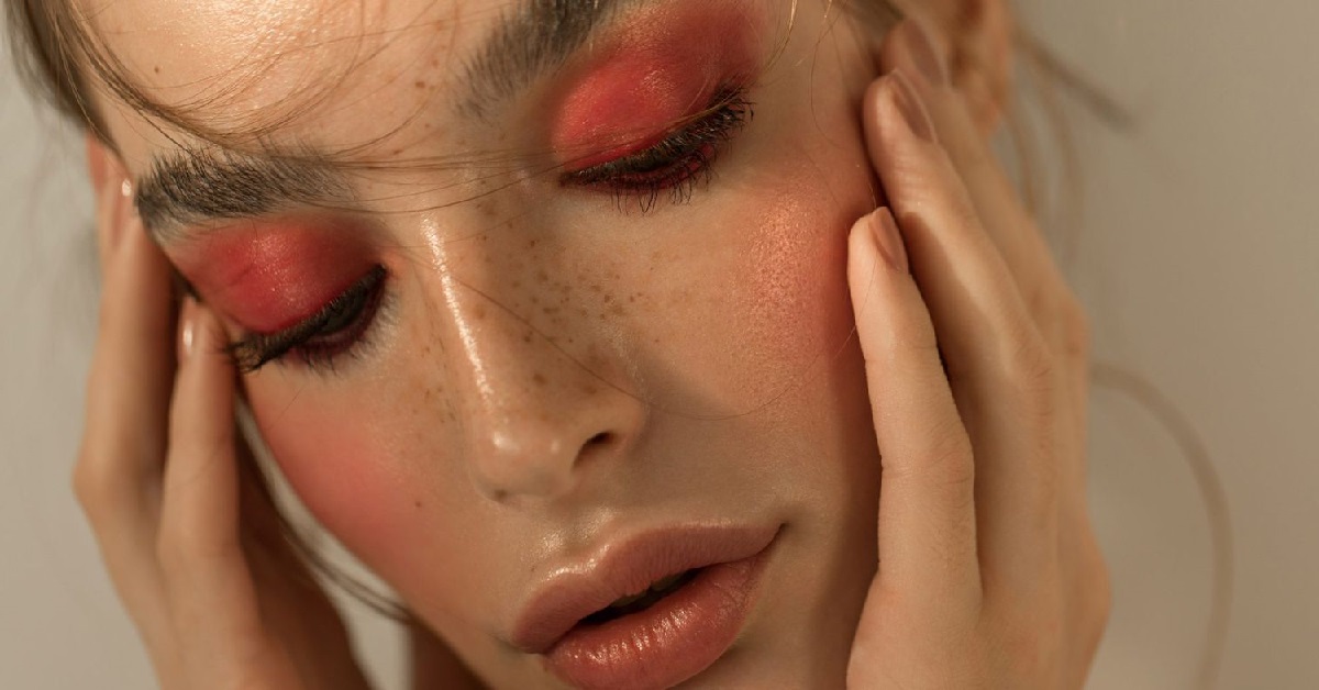 ساخت فیکساتور خانگی مایع با گلاب و گلیسیرین